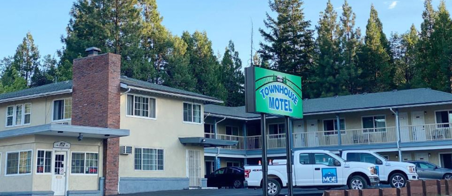 Experience Affordable Comfort In Beautiful Weed, Ca